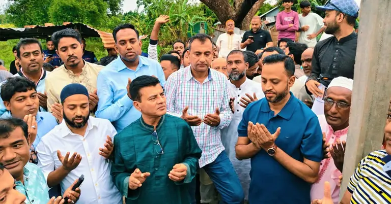 নতুন বাড়ি নির্মাণের ভিত্তি স্থাপন